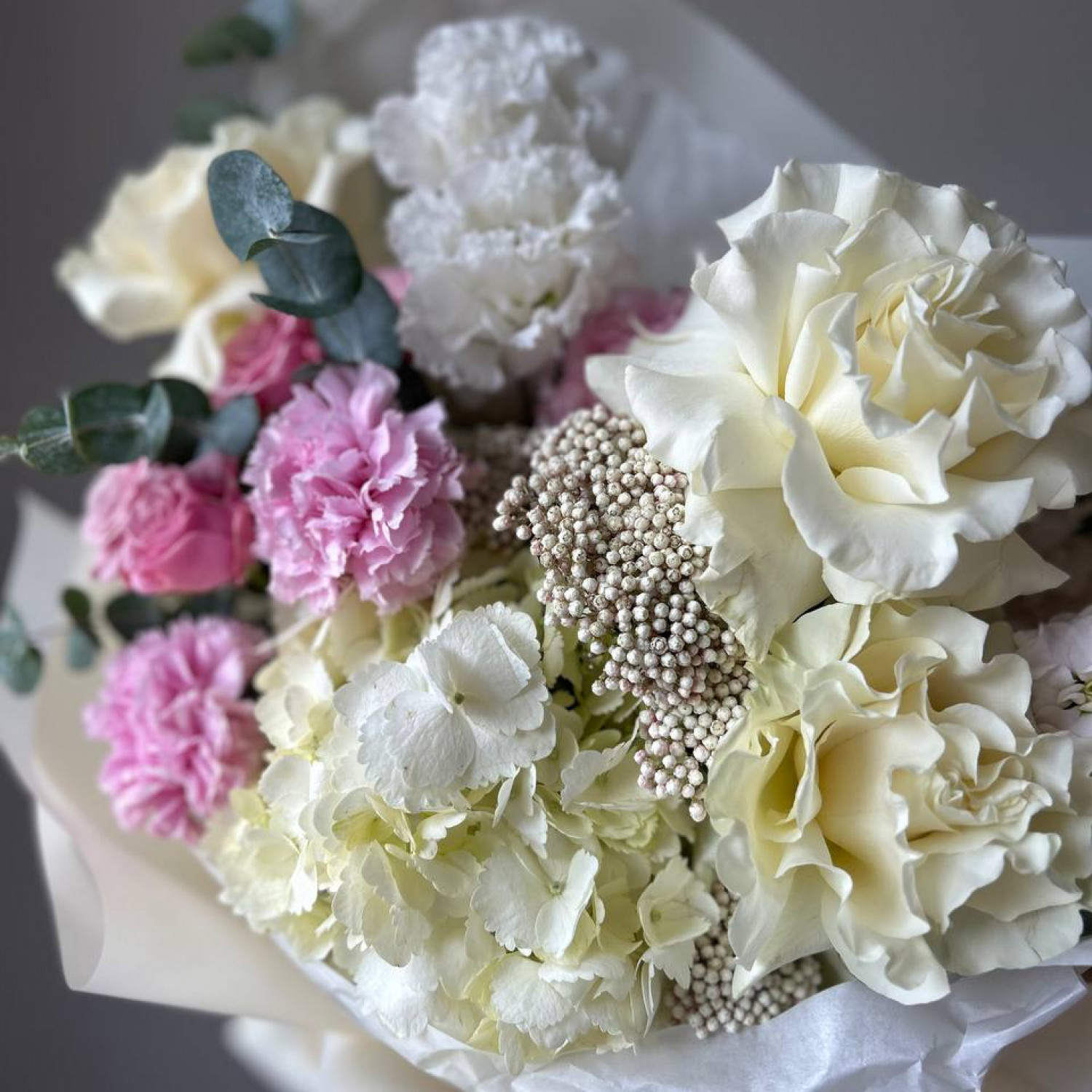 Авторский букет в нежной гамме с французскими розами № 96