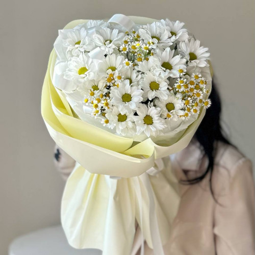 Дуобукет из хризантем и кустовых ромашек № 90