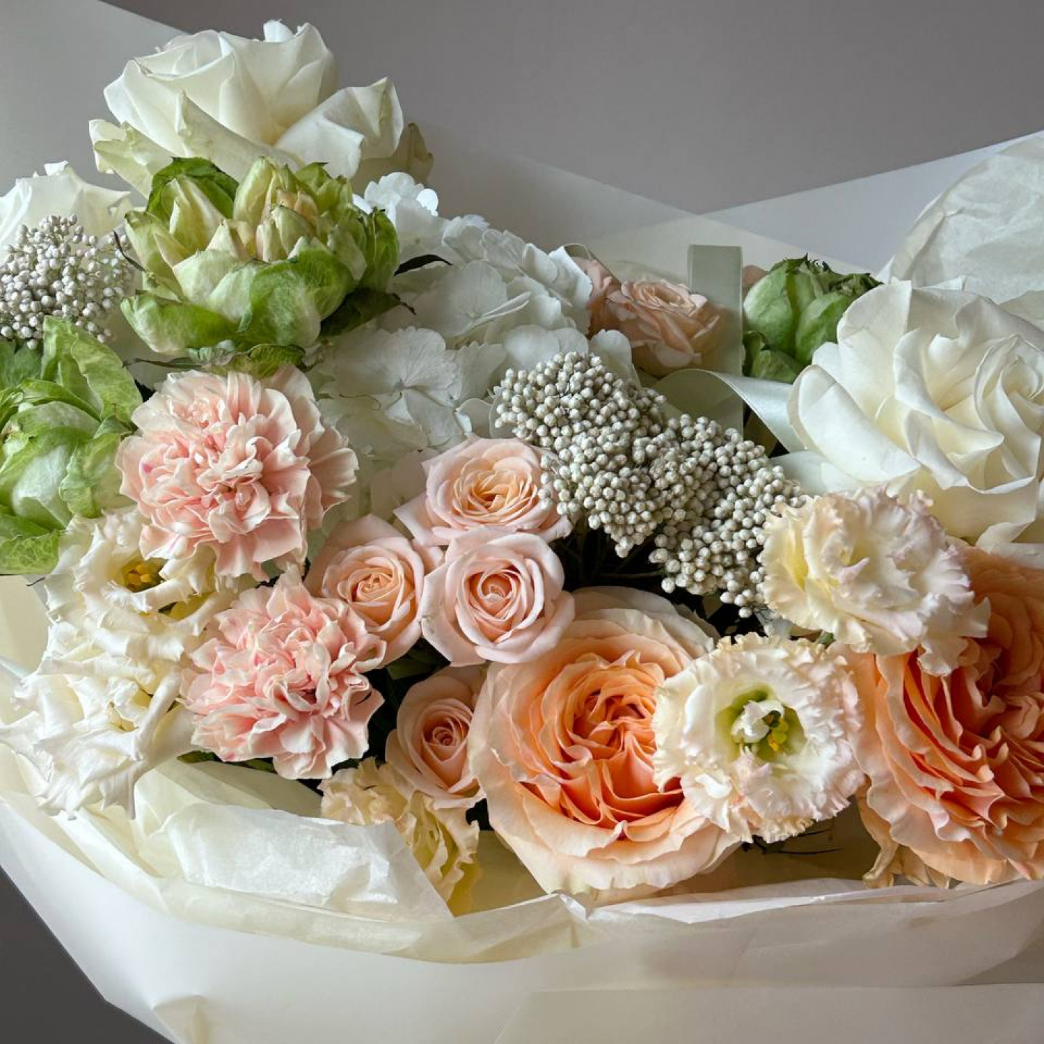 Авторский букет с французскими розами в нежной гамме №117