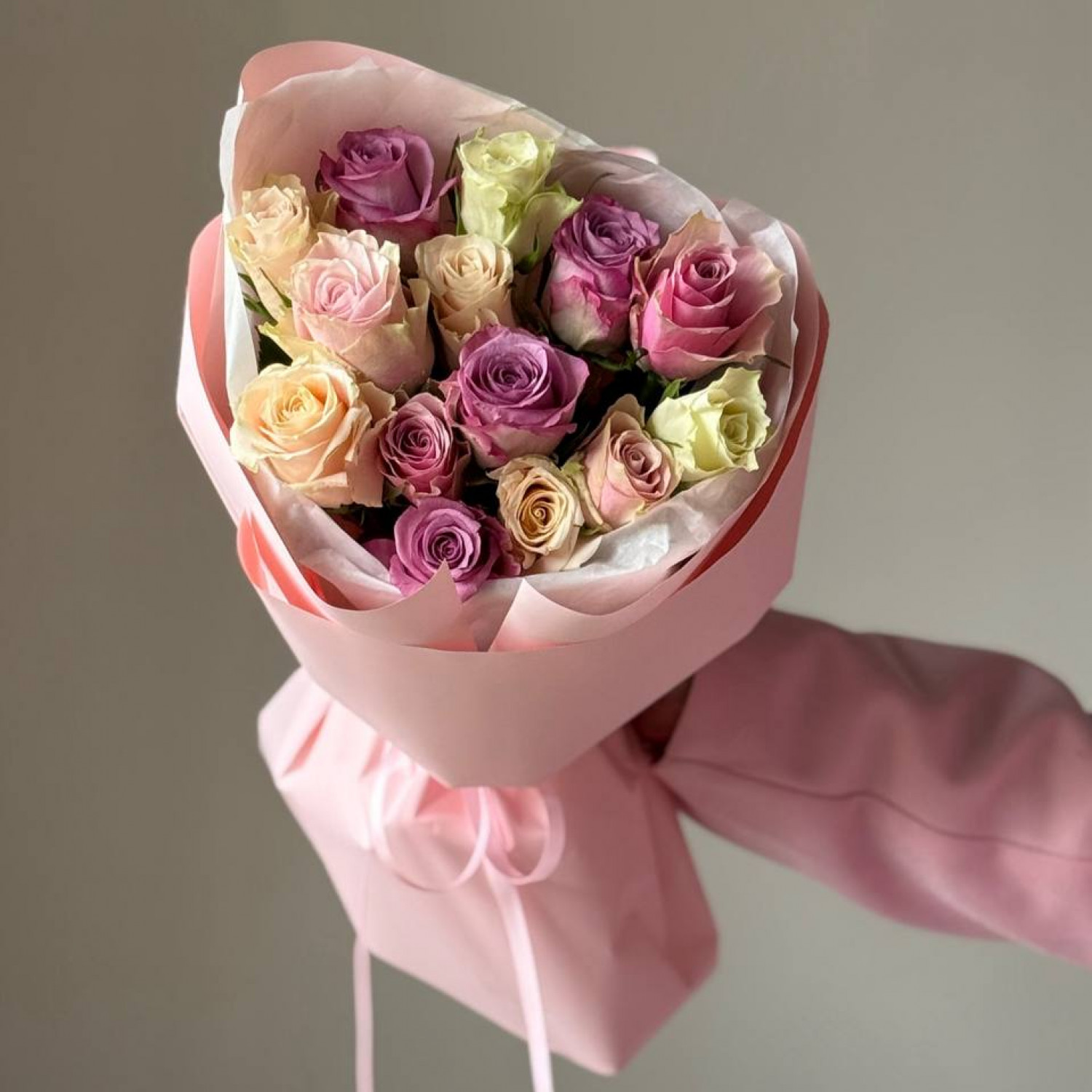 Монобукет из кенийских роз МИКС №97