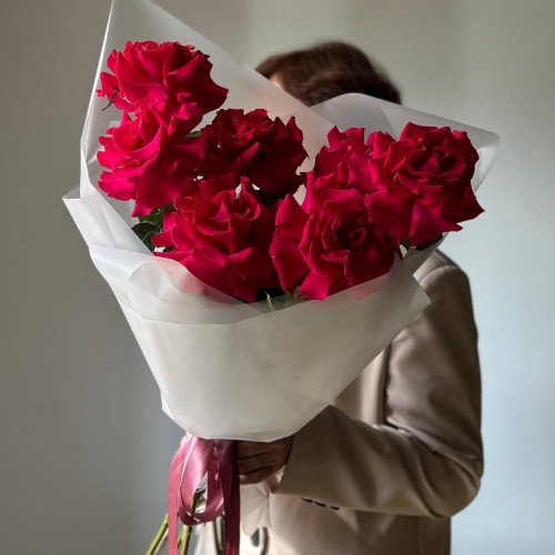 Монобукет из малиновых французских роз