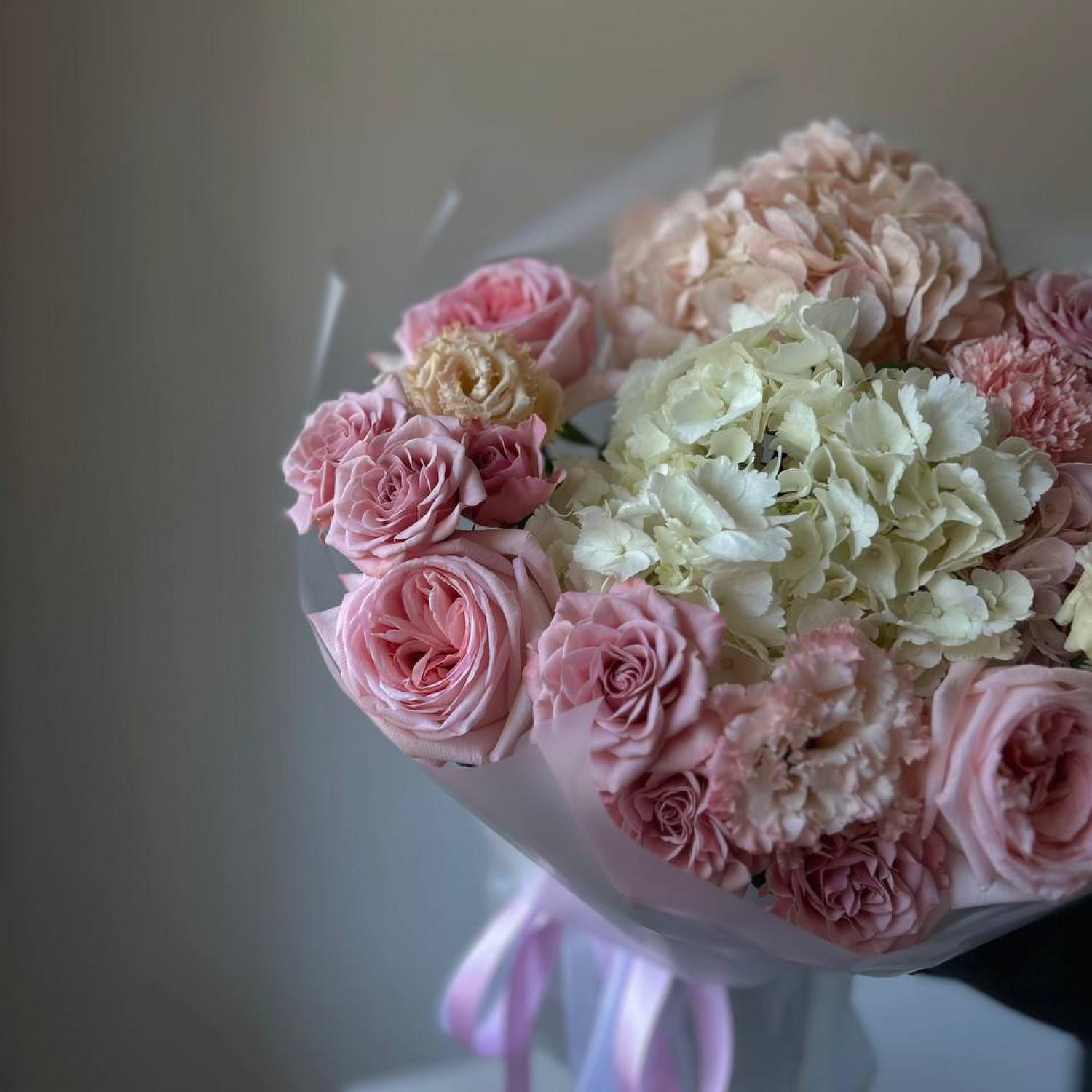 Авторский воздушный букет в нежных тонах