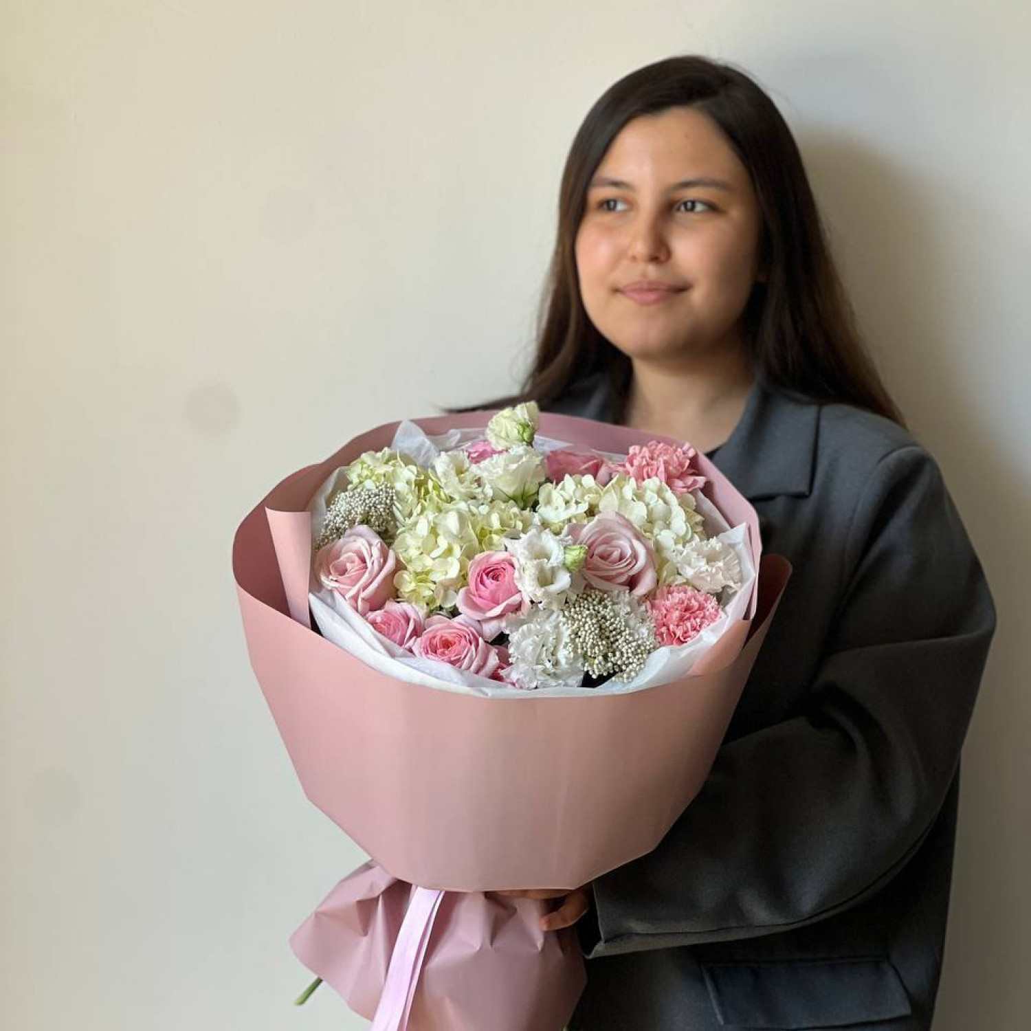 Авторский букет в нежной гамме