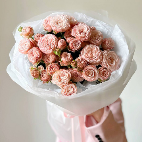Монобукет из 9 нежных кустовых роз Бомбастик №50