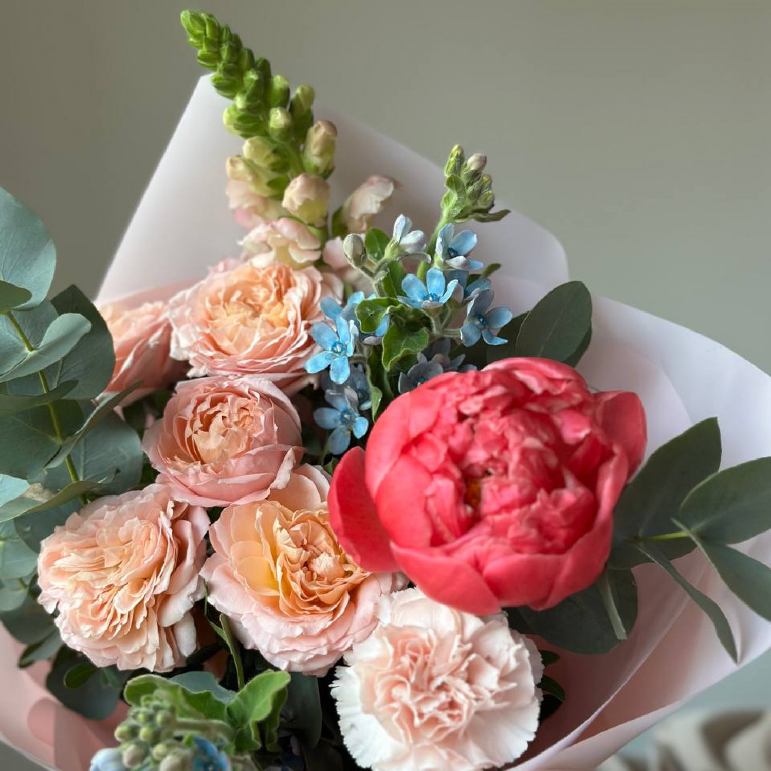 Авторский нежный букет с пионом №51