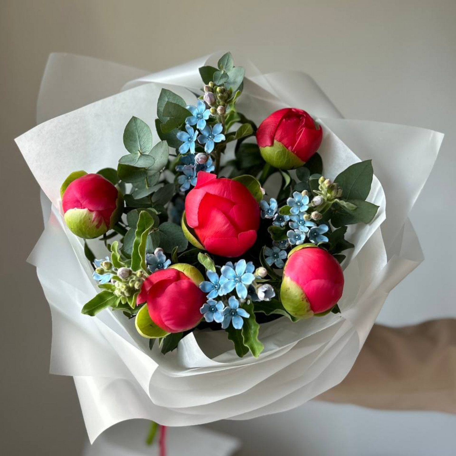 Авторский букет с пионами Корал Шарм №53