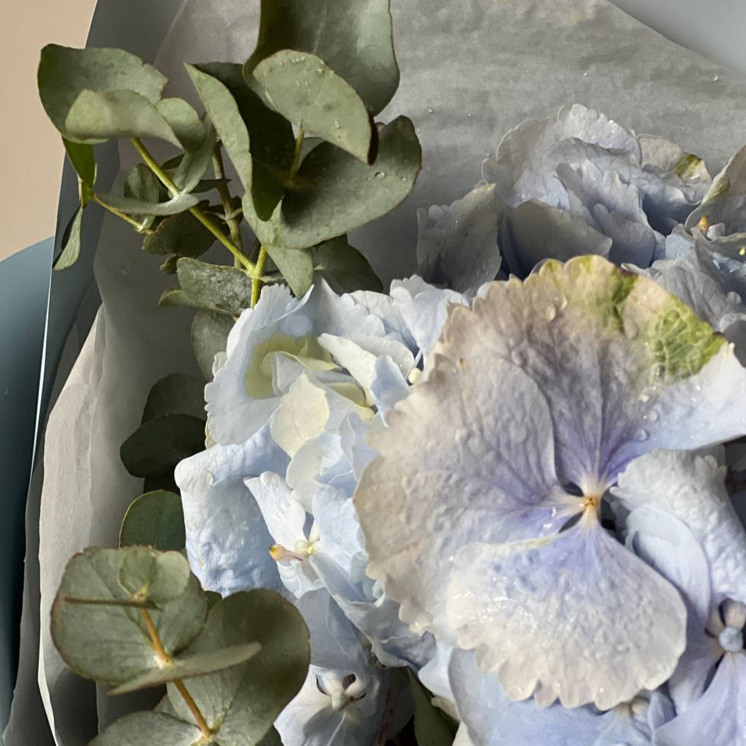 Авторский букет с Гортензией и пионами