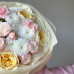 Нежный букет с кустовой хризантемой и пионовидными розами 257