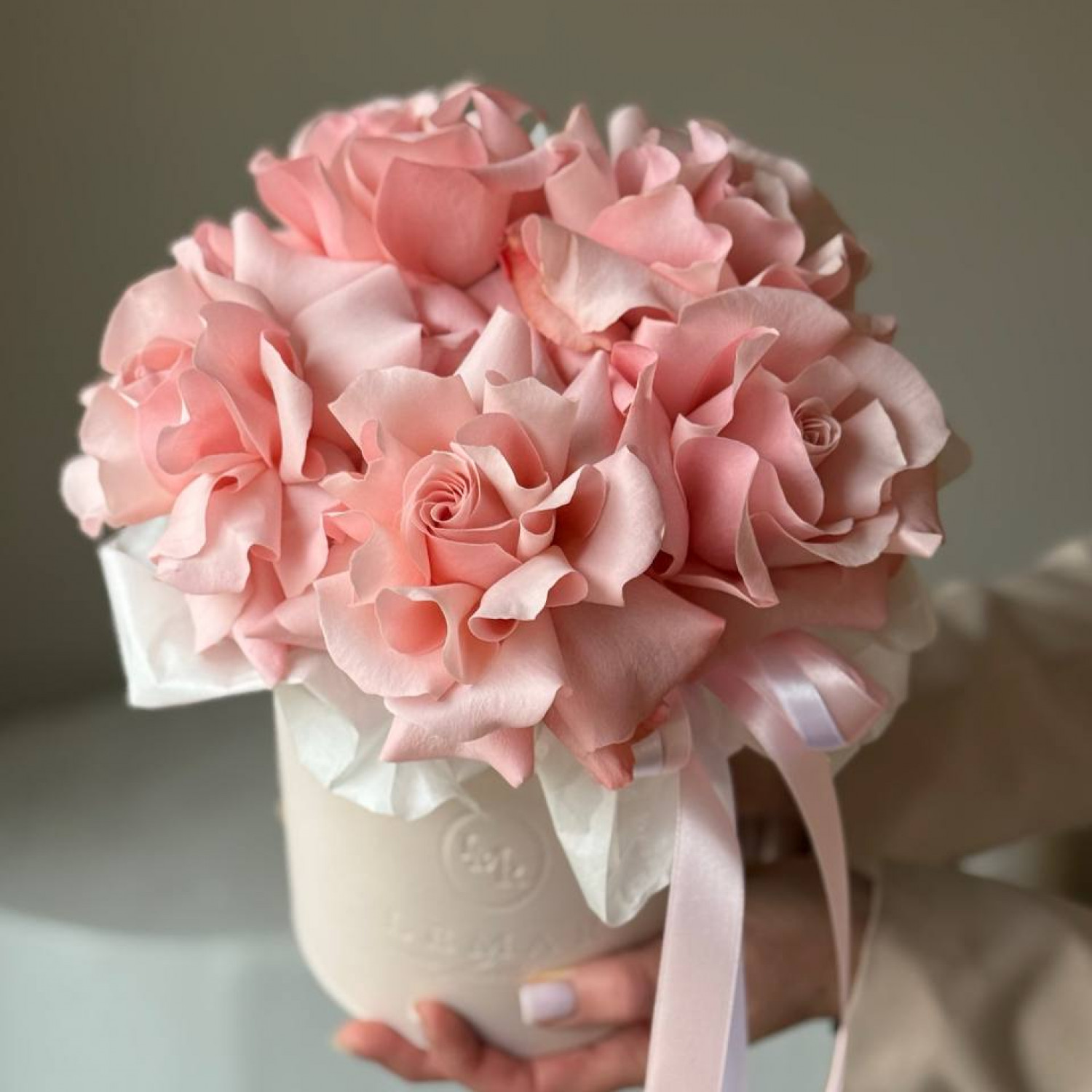 Коробка из 5 нежных французских роз 006