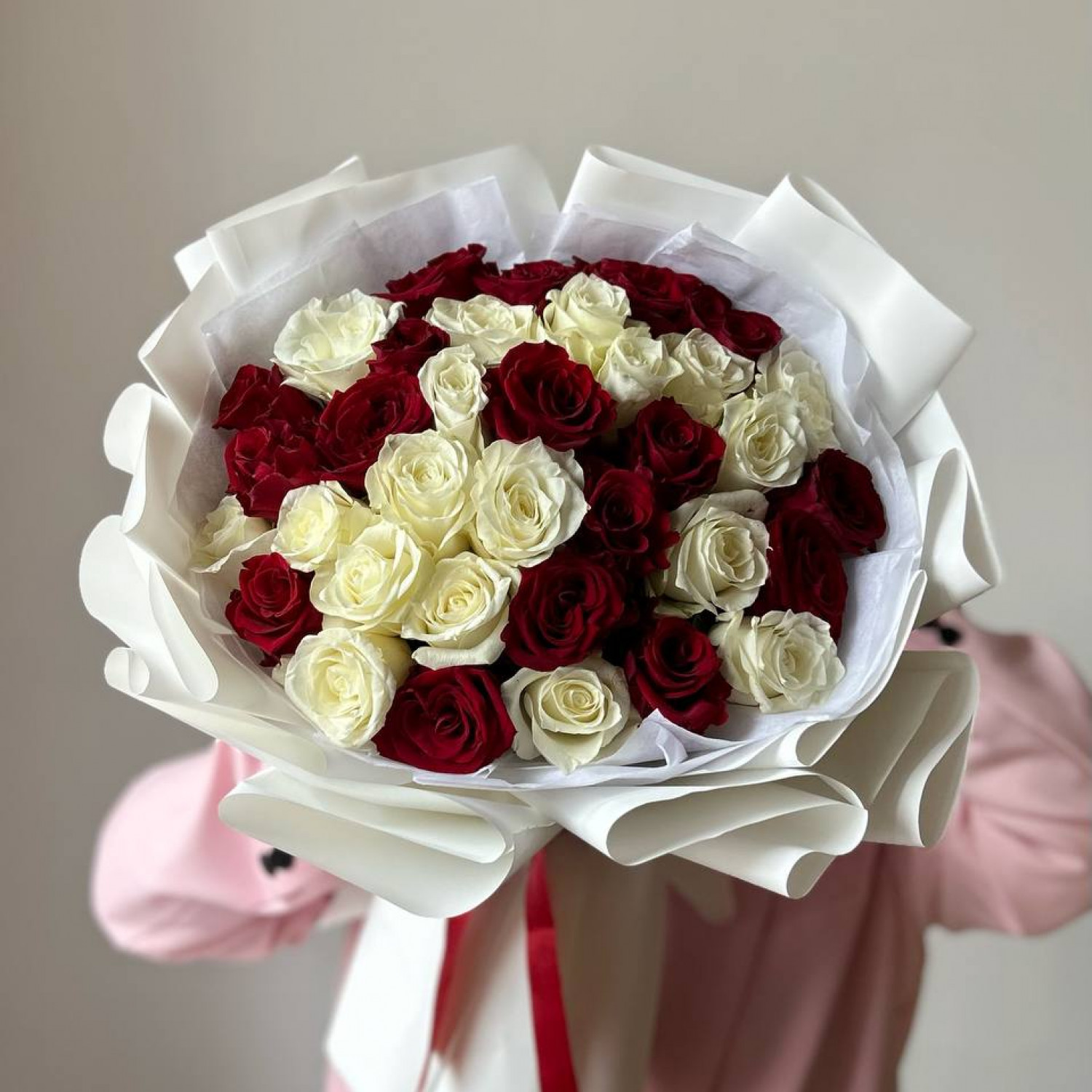 Монобукет из 35 кенийских роз 40 см